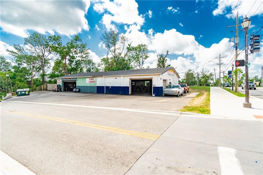 405 S Arkansas St, Rogers, AR for sale - Building Photo - Image 1 of 11