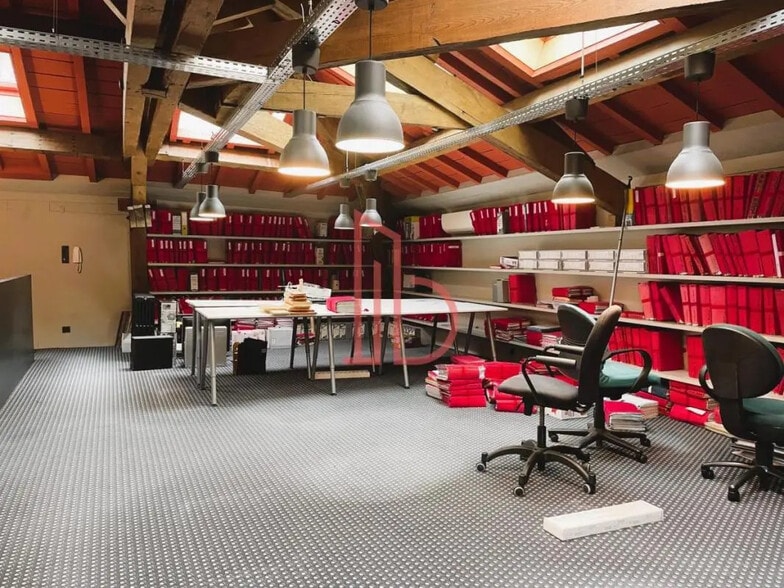 Office in Bordeaux for sale - Interior Photo - Image 1 of 3