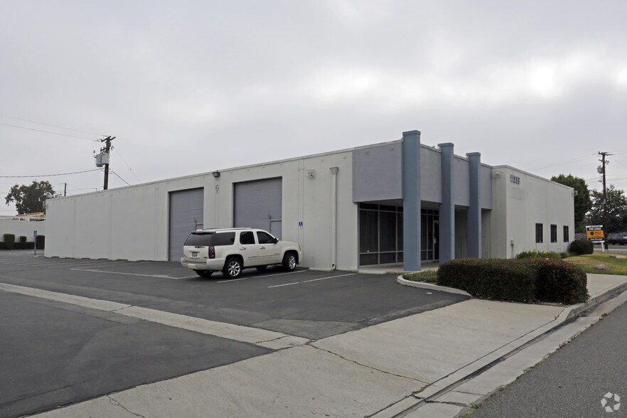 11233 Condor Ave, Fountain Valley, CA for lease - Building Photo - Image 3 of 5