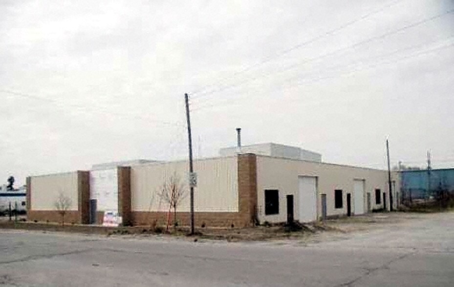 1756 E Ave NE, Cedar Rapids, IA for sale - Primary Photo - Image 1 of 1