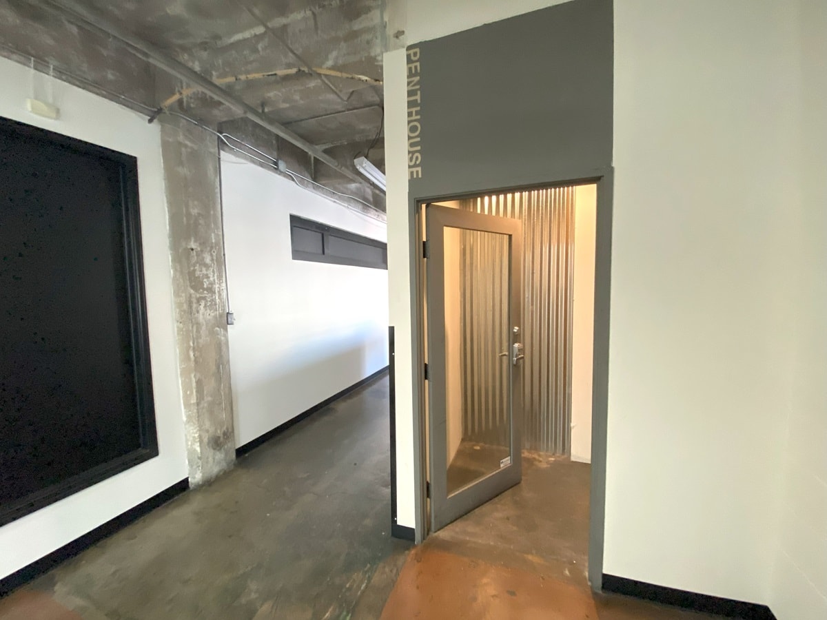817 S Los Angeles St, Los Angeles, CA for lease Interior Photo- Image 1 of 23