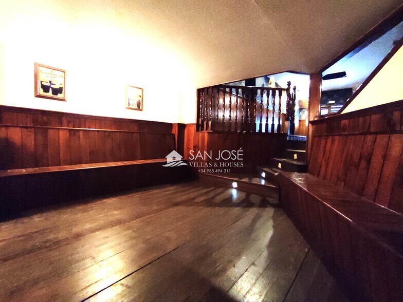 Retail in Novelda for lease - Building Photo - Image 3 of 9