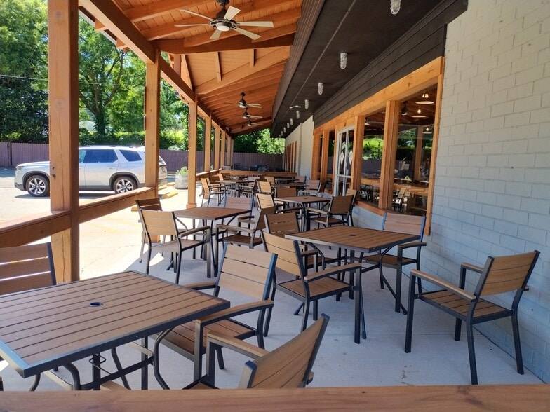 600 W King St, Hillsborough, NC for lease - Building Photo - Image 2 of 16