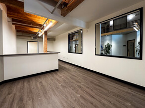 819 SE Morrison St, Portland, OR for lease Interior Photo- Image 1 of 22