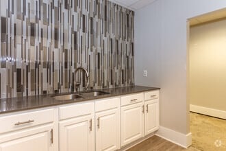 532 Patterson Ave, Mooresville, NC for lease Interior Photo- Image 1 of 6