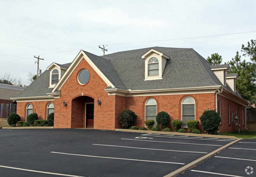 880-882 Willow Tree Cir, Cordova, TN for lease - Building Photo - Image 2 of 9