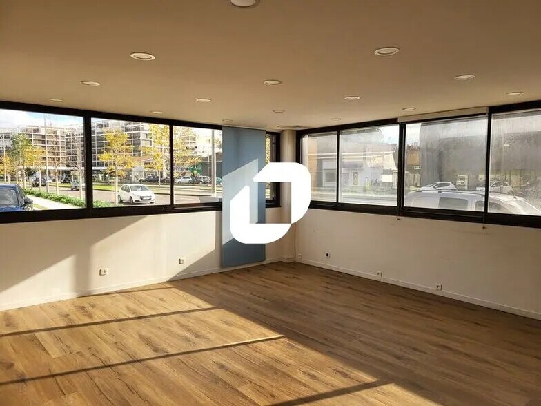 Office in Mérignac for lease - Interior Photo - Image 2 of 16