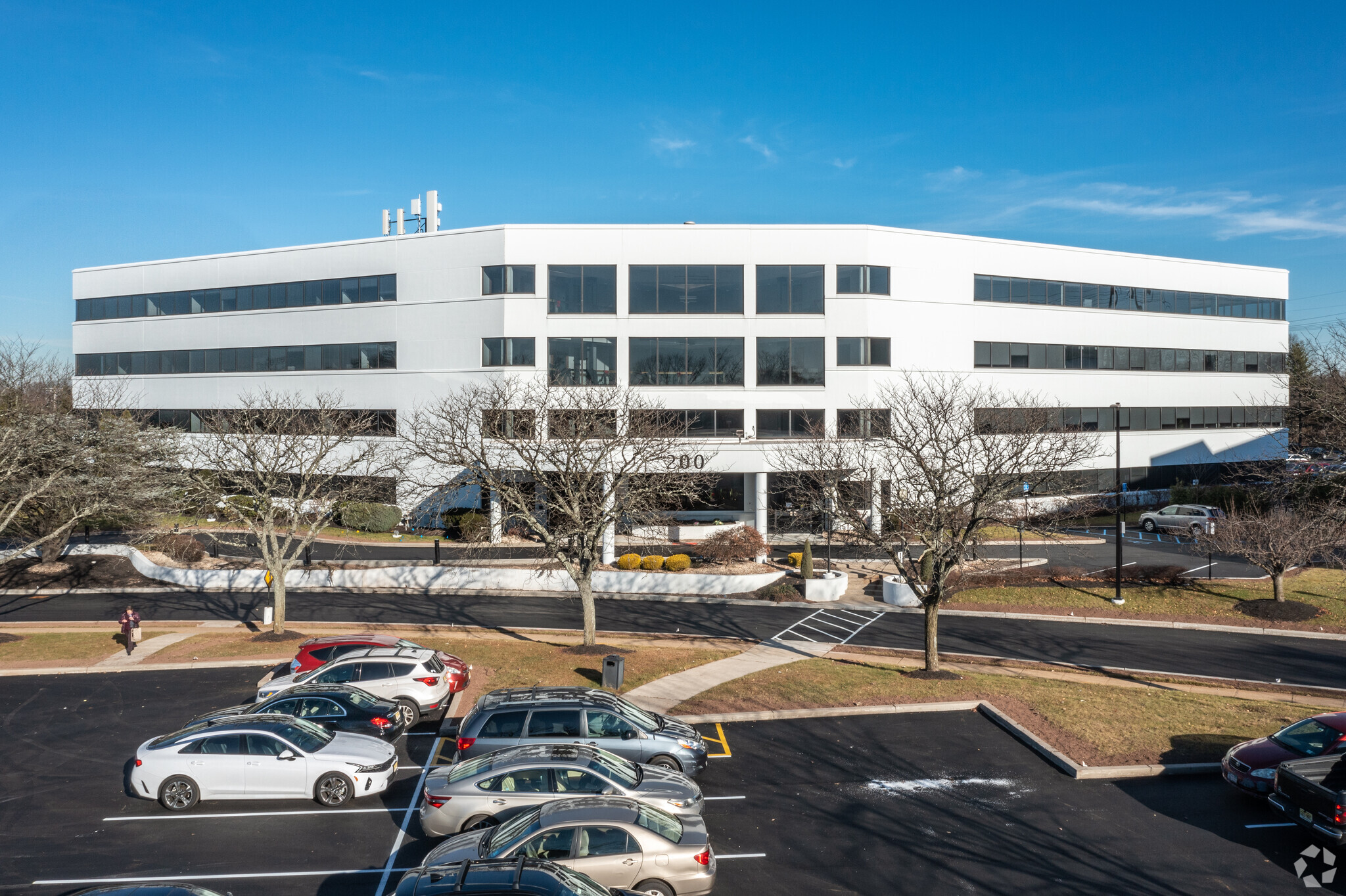 200 Metroplex Dr, Edison, NJ for lease Building Photo- Image 1 of 7