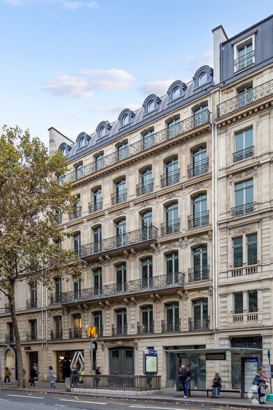 108 Boulevard Haussmann, Paris for lease - Building Photo - Image 2 of 5