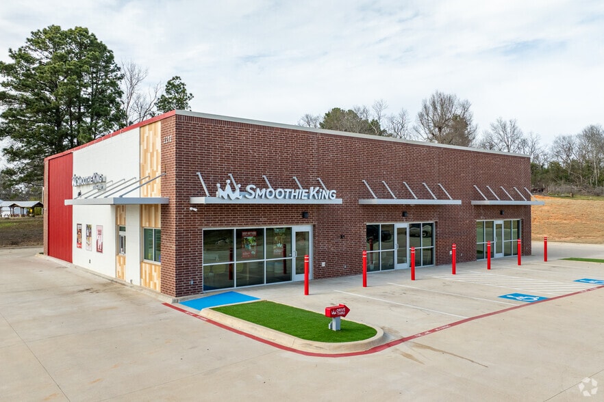 2212 Crockett Rd, Palestine, TX for lease - Primary Photo - Image 1 of 6