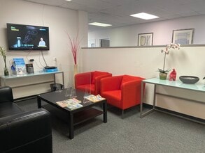 1699 Wall St, Mount Prospect, IL for lease Interior Photo- Image 2 of 7