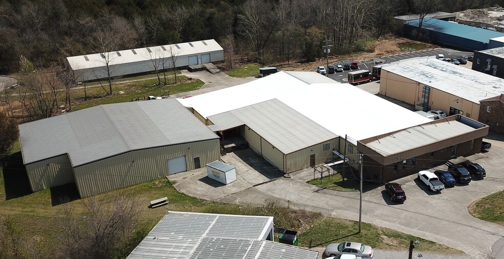 335 Industrial Dr, Mount Juliet, TN for lease - Building Photo - Image 3 of 6