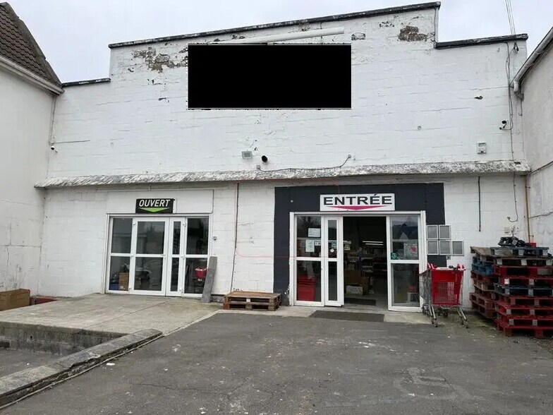 Retail in Lens for lease - Building Photo - Image 3 of 3