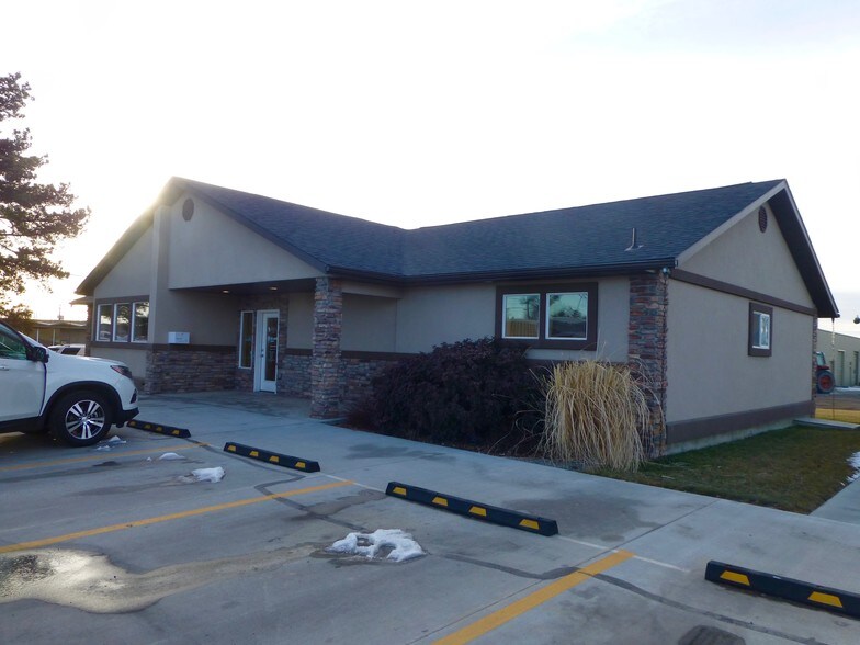529 Broadway Ave S, Buhl, ID for sale - Building Photo - Image 1 of 1