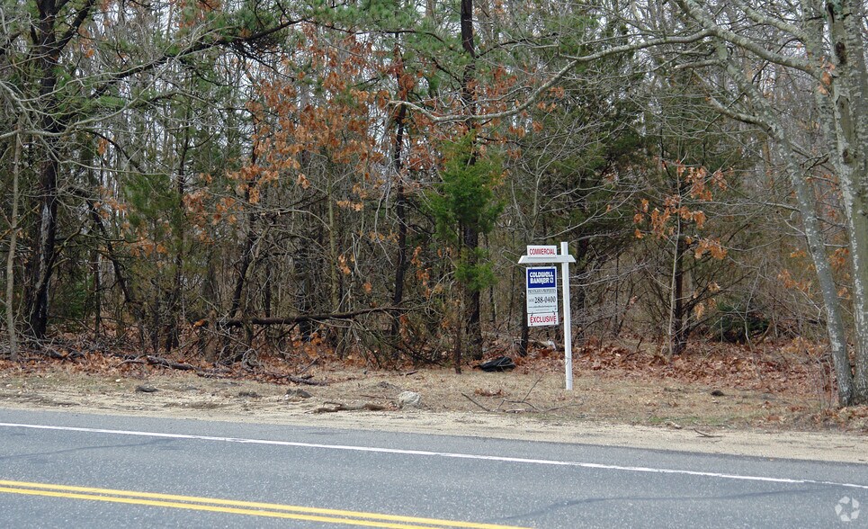 26 Montauk Hwy, Quogue, NY 11959