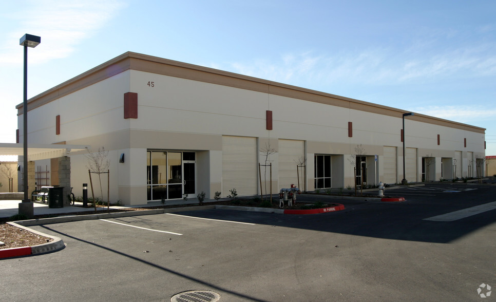 45 Goldenland Ct, Sacramento, CA for lease - Building Photo - Image 2 of 10