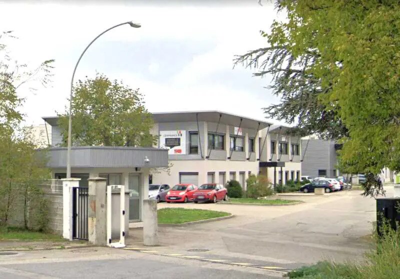 Flex in Saint-Priest for lease - Building Photo - Image 1 of 16