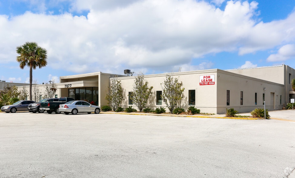 7077 N Atlantic Ave, Cape Canaveral, FL for sale - Primary Photo - Image 1 of 1