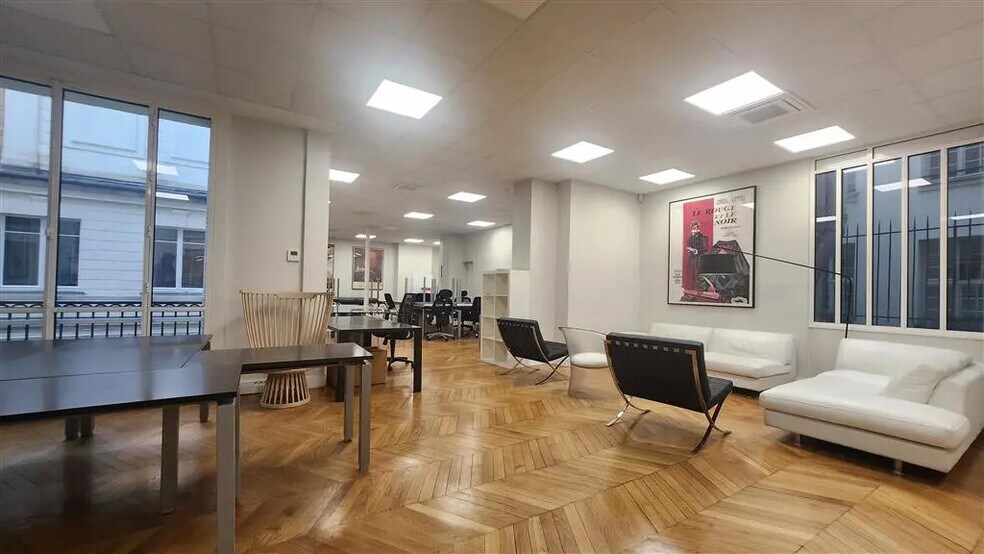 Office in Paris for lease - Building Photo - Image 1 of 8