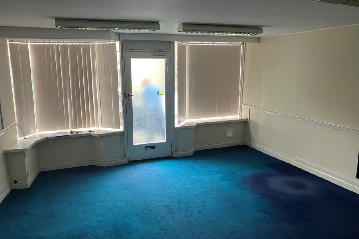 The Parade, Liskeard for lease Interior Photo- Image 1 of 2