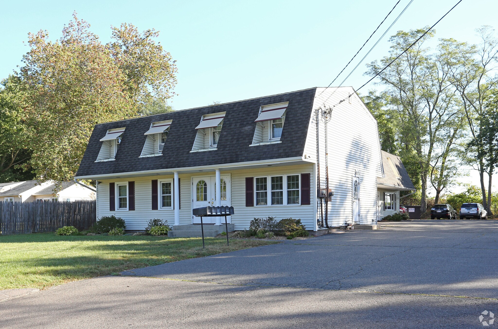 380 S Center St, Windsor Locks, CT for sale Primary Photo- Image 1 of 1