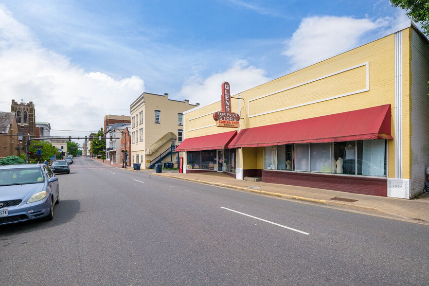 227 N Main St, Harrisonburg, VA for sale - Building Photo - Image 2 of 31