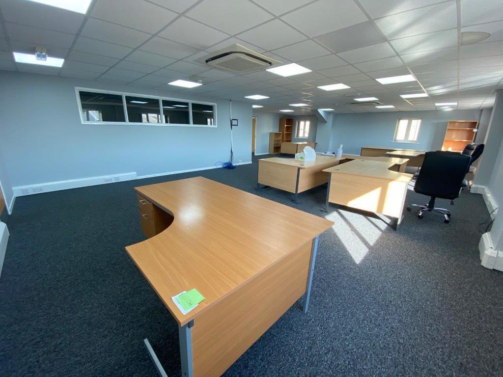 1 Riverside Av W, Lawford for lease Building Photo- Image 1 of 14