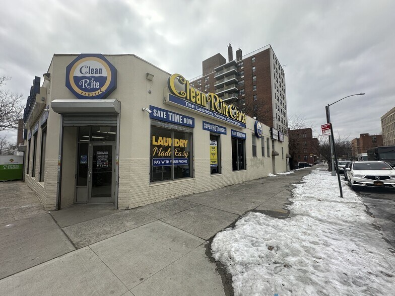 2451 White Plains Rd, Bronx, NY for lease - Building Photo - Image 1 of 4