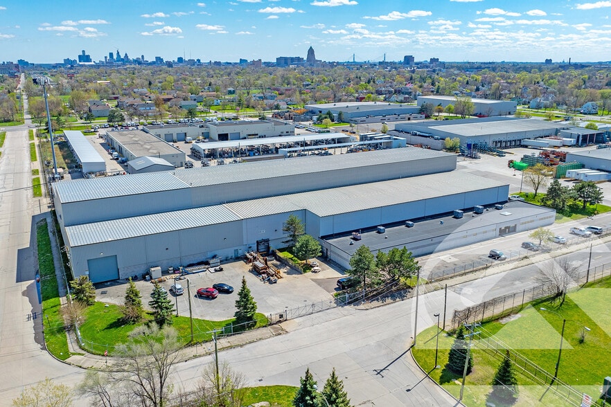 Oakland Campus portfolio of 6 properties for sale on LoopNet.com - Building Photo - Image 3 of 7