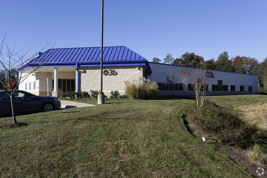 12811 Randolph Ridge Ln, Manassas, VA for lease - Primary Photo - Image 1 of 13