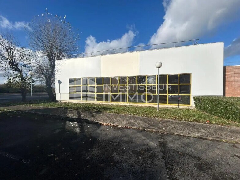 Industrial in Saint-Thibault-des-Vignes for lease - Building Photo - Image 3 of 9