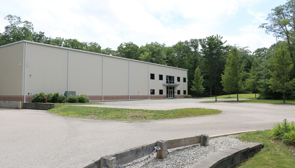 9 Sharp St, Hingham, MA for sale - Building Photo - Image 1 of 1