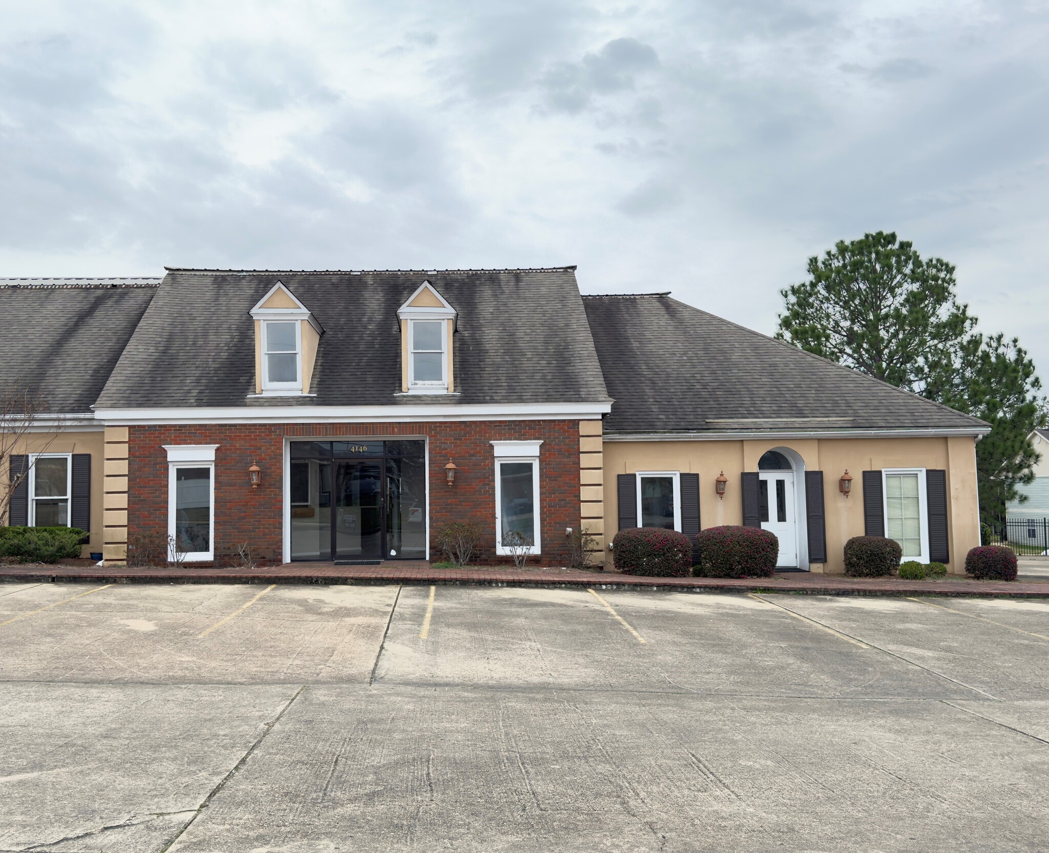 4142-4146 Carmichael Ct, Montgomery, AL for lease Building Photo- Image 1 of 9