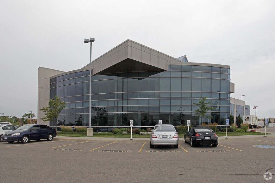 2655 Bristol Cir, Oakville, ON for lease - Primary Photo - Image 1 of 2