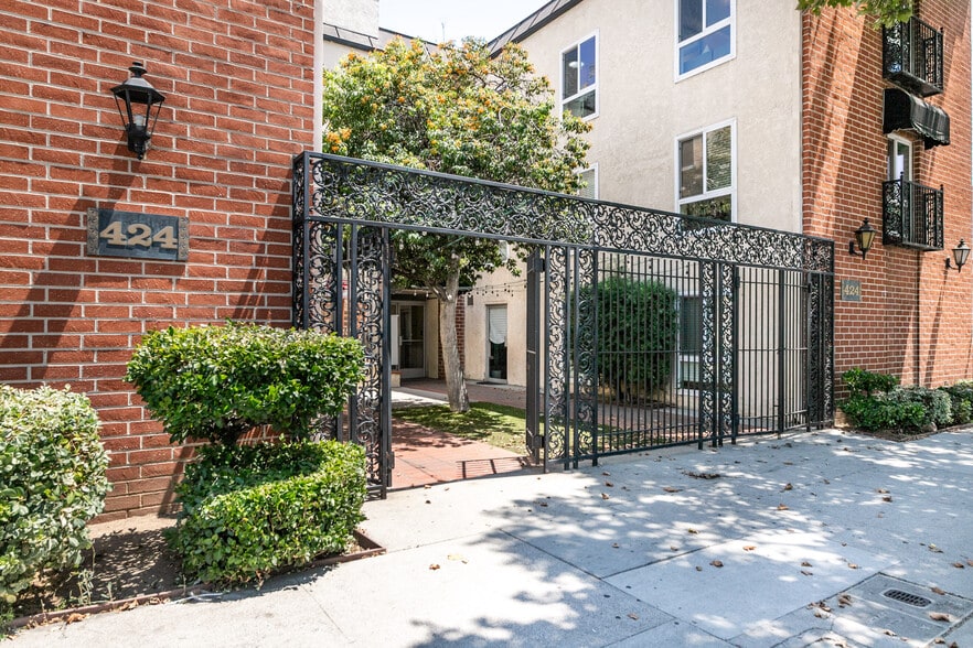 CBG Lake Portfolio portfolio of 4 properties for sale on LoopNet.com - Building Photo - Image 2 of 30