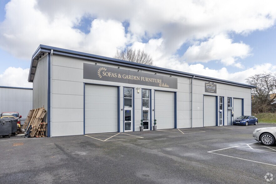 Stephenson Rd, Westbury for sale - Primary Photo - Image 1 of 1