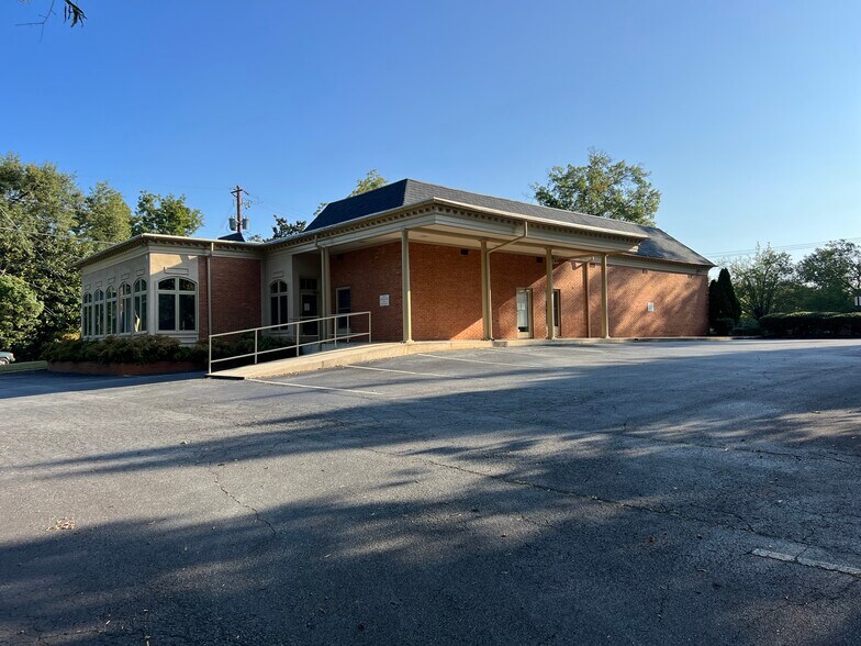 8910 Main St, Woodstock, GA 30188 Cherokee Counseling