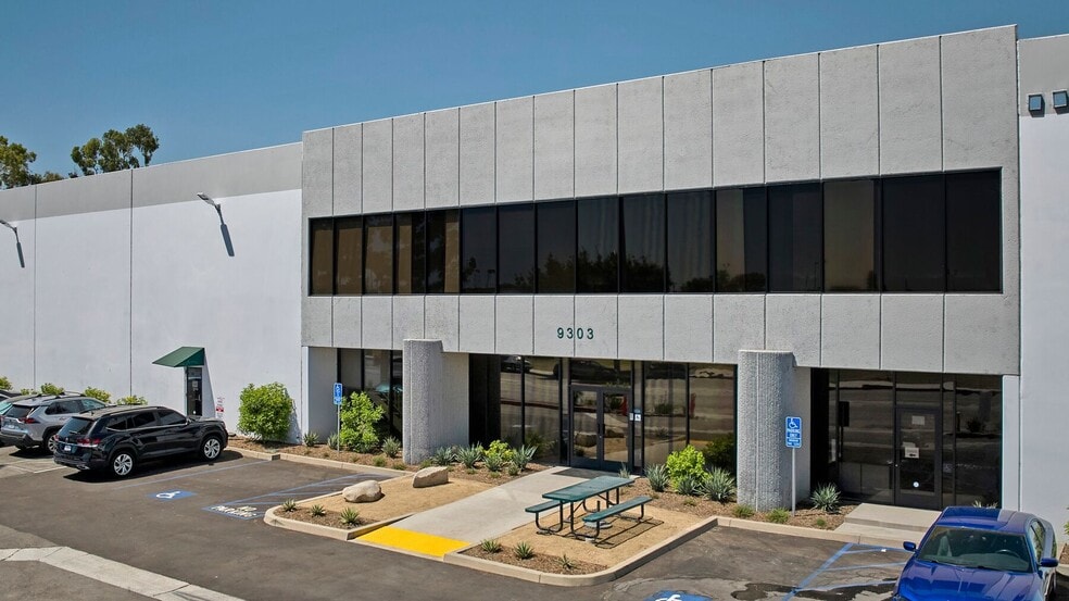 9303 Greenleaf Ave, Santa Fe Springs, CA for lease - Building Photo - Image 1 of 3