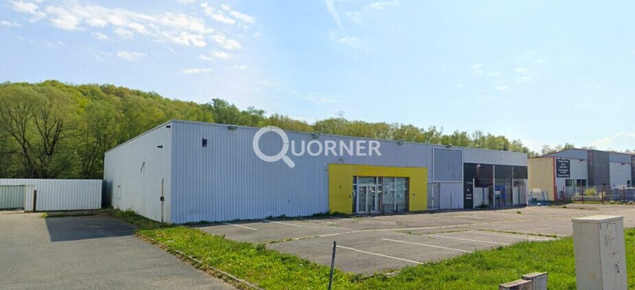 Retail in Bethoncourt for lease Building Photo- Image 1 of 17