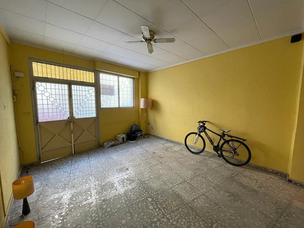 Retail in Alzira, Valencia for sale Interior Photo- Image 1 of 13