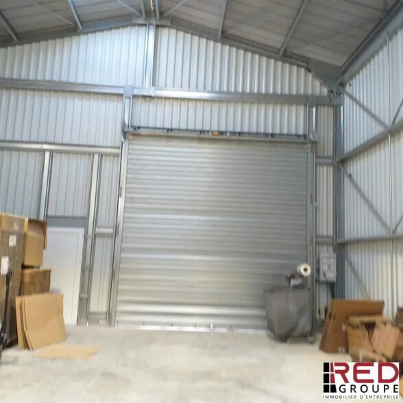 Industrial in Septèmes-les-Vallons for lease - Building Photo - Image 3 of 4