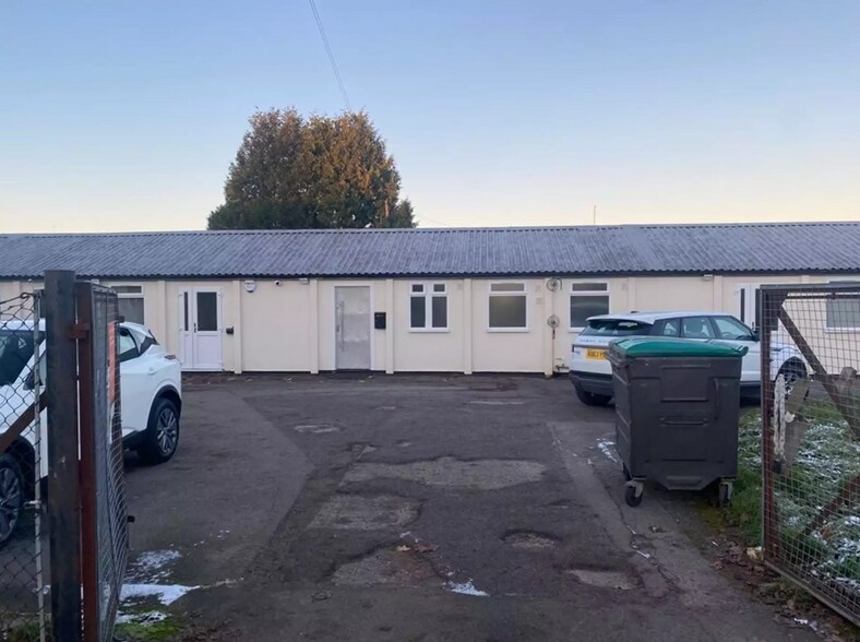 38A Spikes Bridge Rd, Southall for lease - Building Photo - Image 1 of 2