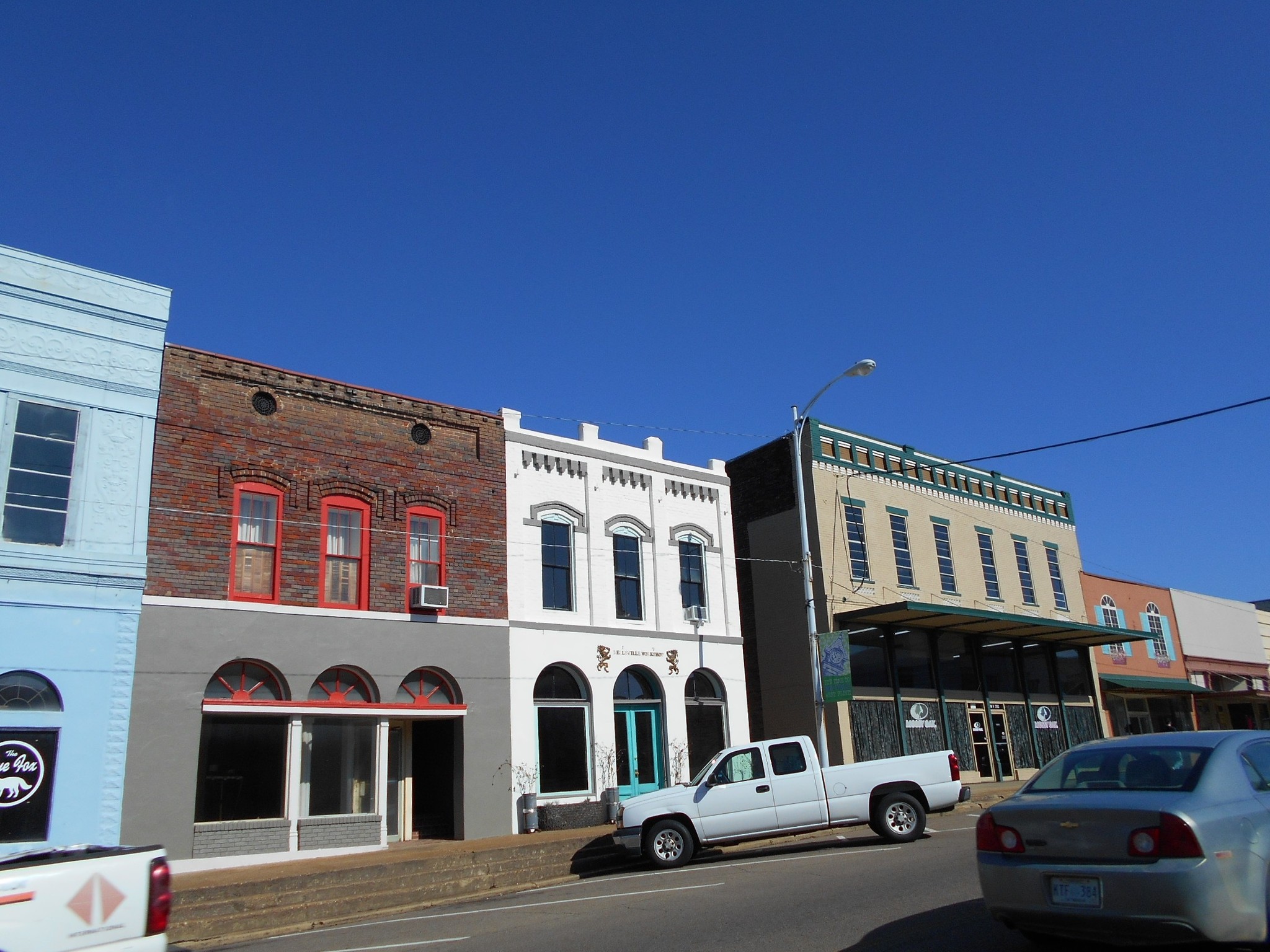 118 E Main St, West Point, MS for sale Primary Photo- Image 1 of 1