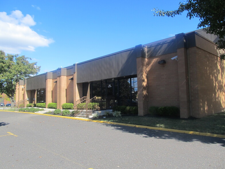 204 E Park Dr, Mount Laurel, NJ for lease - Building Photo - Image 1 of 3