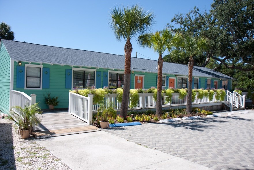 602 1st St, Tybee Island, GA for lease - Building Photo - Image 3 of 6