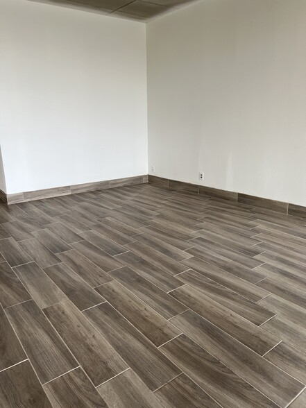 2413 Fairview Ave, Santa Ana, CA for lease - Building Photo - Image 2 of 20