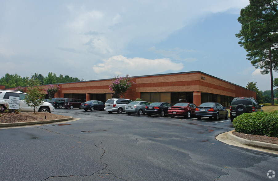 4896 N Royal Atlanta Dr, Tucker, GA for lease - Building Photo - Image 2 of 4