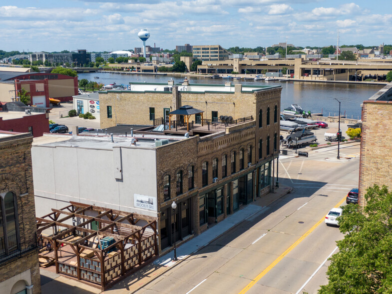 601-607 S Main St, Oshkosh, WI for sale - Building Photo - Image 1 of 17