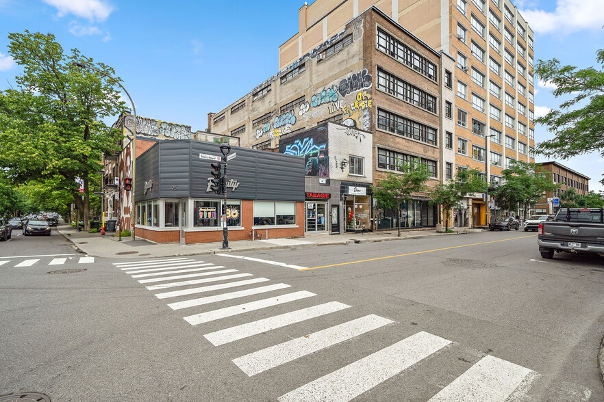 71-81 Av Du Mont-Royal O, Montréal, QC for lease - Building Photo - Image 3 of 32