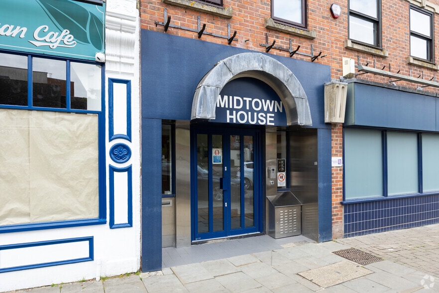 38-42 High St, Crawley for lease - Building Photo - Image 2 of 3